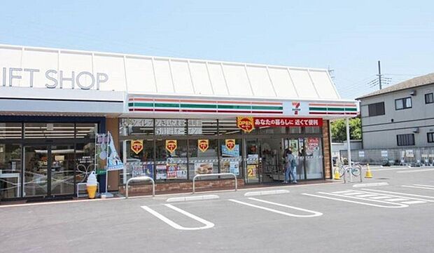 セブンイレブンさいたま盆栽町店まで352m