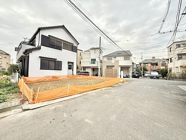 駅徒歩5分!小・中学校まで徒歩10分圏!LDK19帖超で床暖房完備!カースペース2台!2026年4月完成予定です!