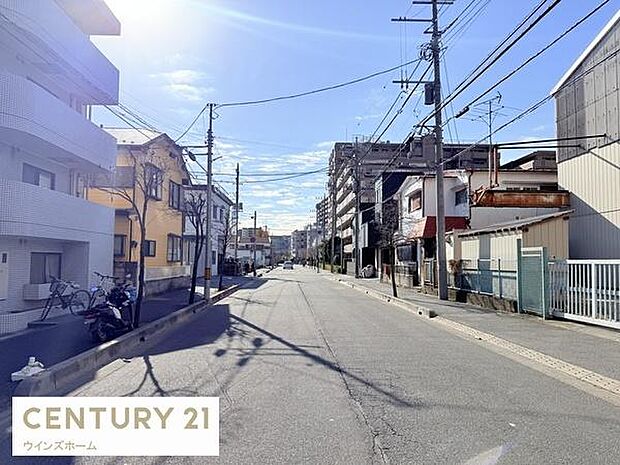 西側12.2ｍで広々しています！周辺環境良好です！