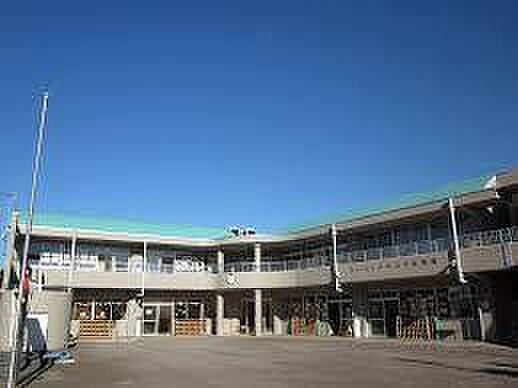 カトリックみどり幼稚園まで490m