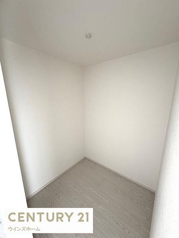 ウォークインクローゼットを完備！季節物の家電やスーツケース、お布団などもまとめて収納できます！