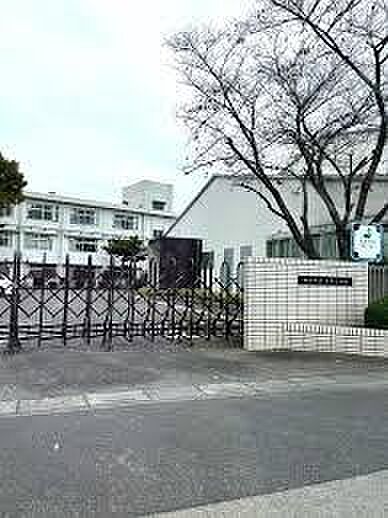 熊谷市立吉岡小学校まで599m