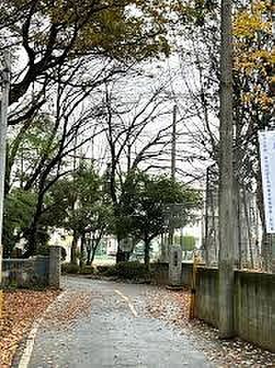 熊谷市立吉岡中学校まで1700m