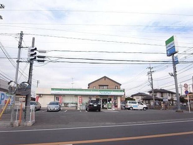 ファミリーマートさいたま指扇店まで500m