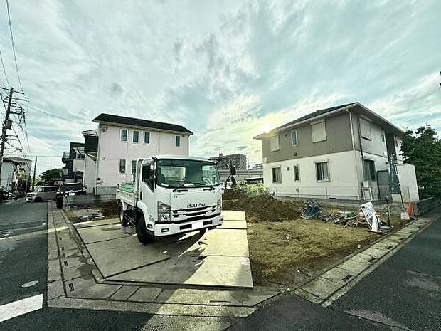 芝西小学校まで徒歩7分！芝西中学校まで徒歩3分！小中学校近くお子様の通学も安心です！