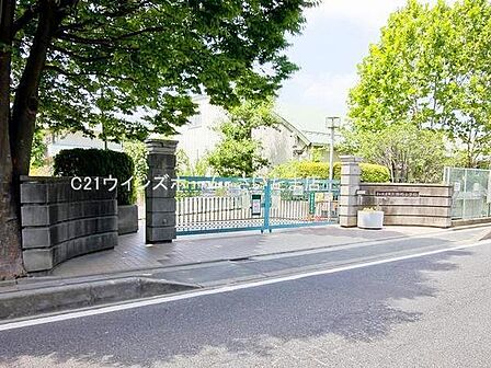 さいたま市立仲町小学校まで540m