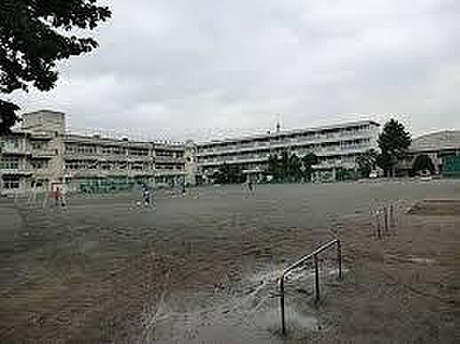志木市立志木第三小学校まで388m
