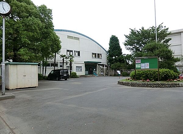 富士見市立本郷中学校まで1300m