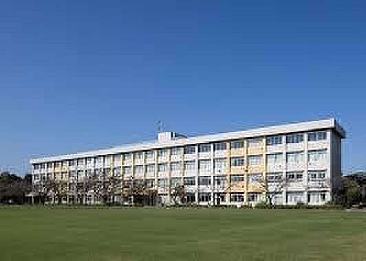 多摩市立南鶴牧小学校まで1300m