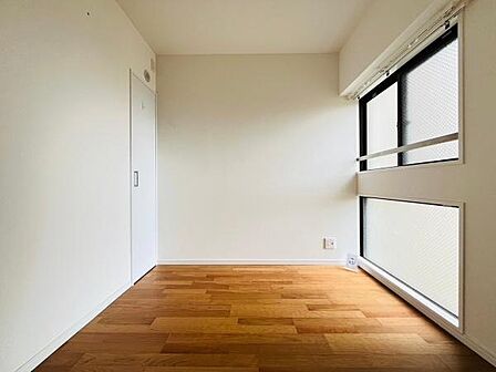 一人ひとりの大切なプライベート空間。趣味・感性で個性的に飾って頂けるようシンプルに。。ゆとりある広さで、一人の時間をゆったりと過ごせる安らぐお部屋になるはずです。
