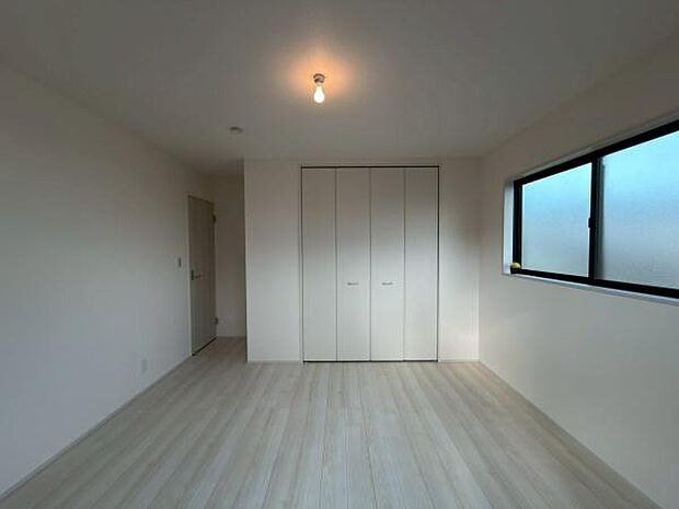 広さ×収納です。子供部屋から寝室まで利用可能です。