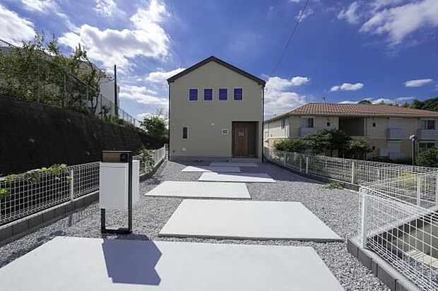 P3台可!爽やかな青空の下に贅沢なほどに降り注ぐ陽光、豊かな居住性と、クオリティが見事に調和した住空間は、住む喜びを感じさせてくれます。