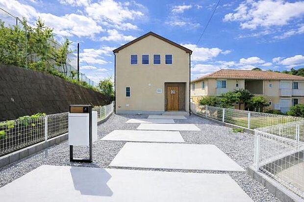 P3台可!爽やかな青空の下に贅沢なほどに降り注ぐ陽光、豊かな居住性と、クオリティが見事に調和した住空間は、住む喜びを感じさせてくれます。