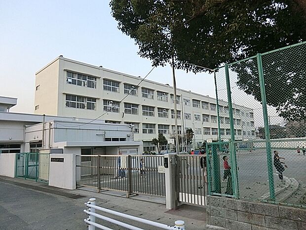 横浜市立上星川小学校まで142m