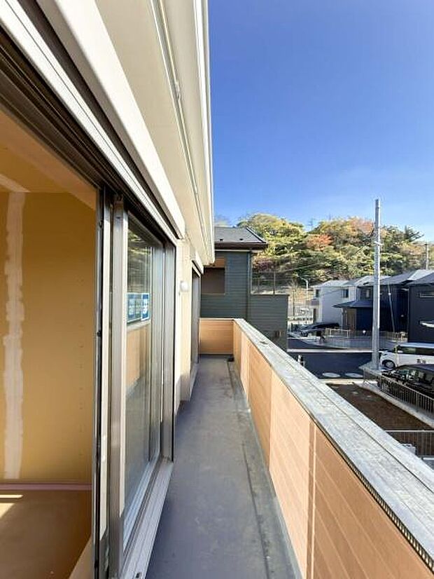 眺望がよく、陽当たり良好のバルコニー。