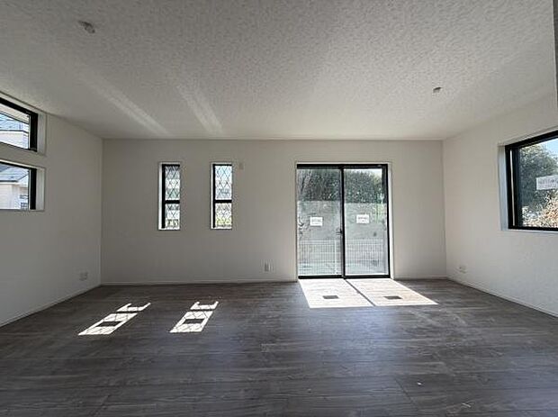 キッチン側から見たリビングです！