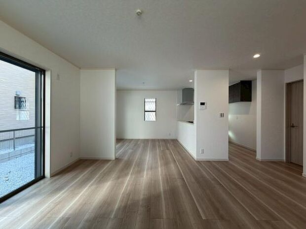 子供の笑い声やママとパパの楽しい会話、料理をする音や、テレビの音など当たり前の生活が送ることができる幸せ。そんな幸せをこの家で作り上げてみてはいかがですか。