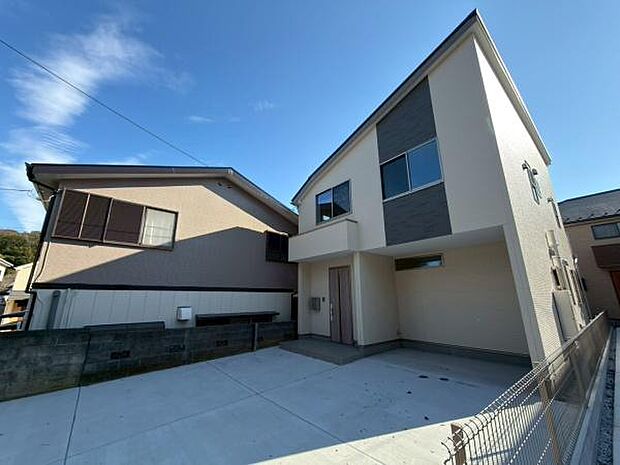 カースペースもございます。駐車場代がかからないのは戸建ての良いところですね。自転車屋バイクも駐車可能です。