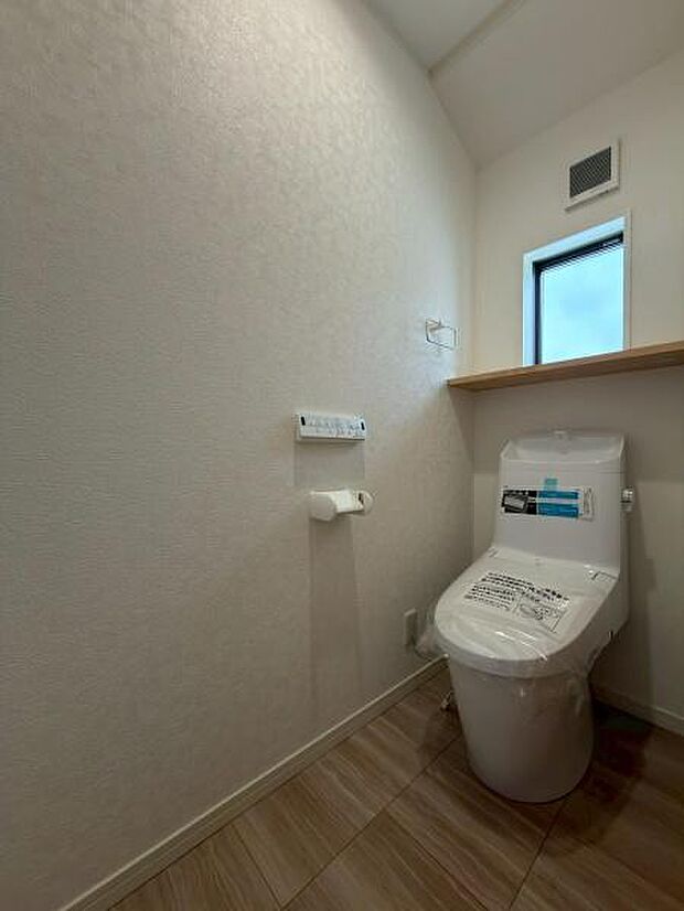 いつも綺麗に清潔に!ウォッシュレット付きトイレです。