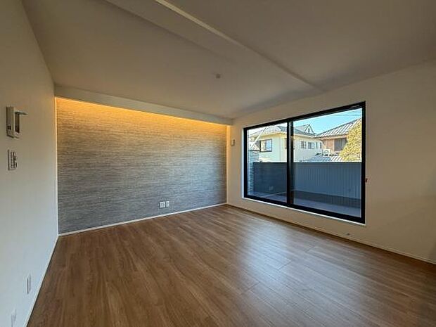 リビングで子供が走ってる姿を見ながら、大きなソファやダイニングテーブルでゆったり食事をしたりくつろぎたい。そんな夢が叶えられる空間です!