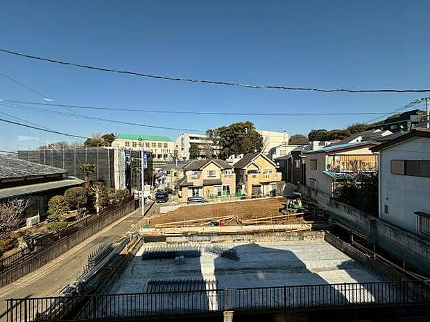 現地からの眺望です。風通しが良くて窓を開けて過ごしたい方にもおすすめな住戸です。
