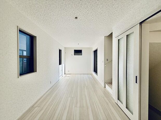 キッチン側から見たリビングです！