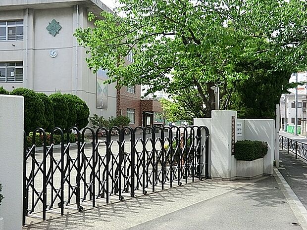 川崎市立川崎中学校まで1200m