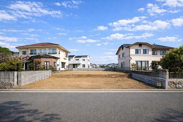 閑静な住宅街で車の通りも少ないのでお子様がいらっしゃるご家族でも安心ですね!
