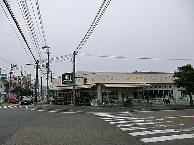Fuji鵠沼藤が谷店まで614m
