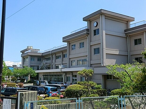 横須賀市立城北小学校まで250m