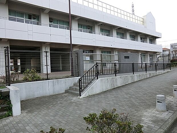 横浜市立岩井原中学校まで1200m