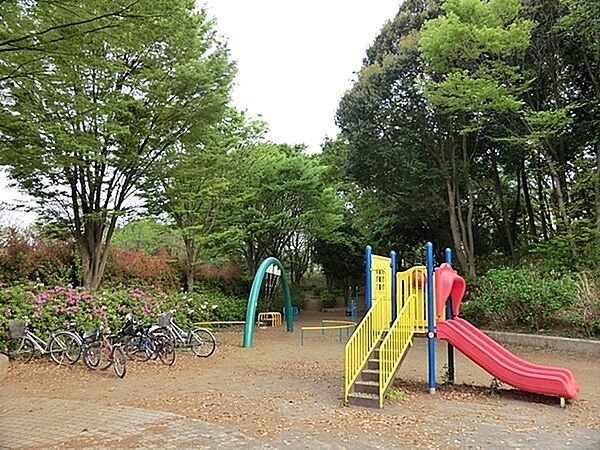 桂台公園まで1276m