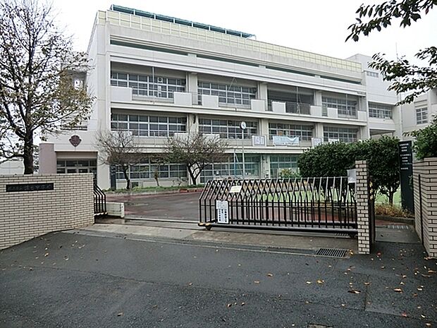 横浜市立錦台中学校まで1700m