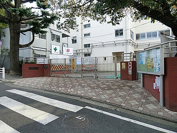 横浜市立寺尾小学校まで880m