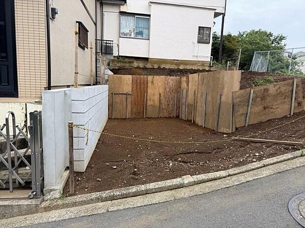 前面道路と現地写真