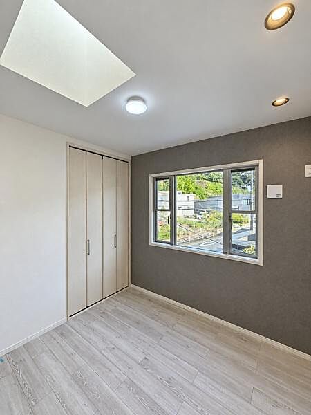 日当たりも良く照明がなくても明るいお部屋です。