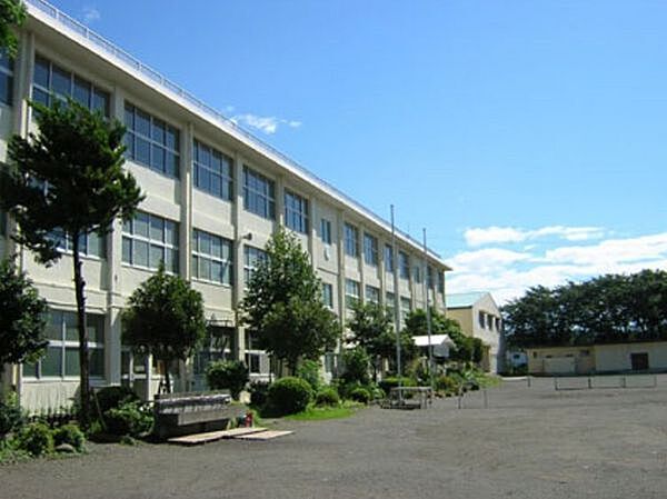 座間市立西中学校まで1054m