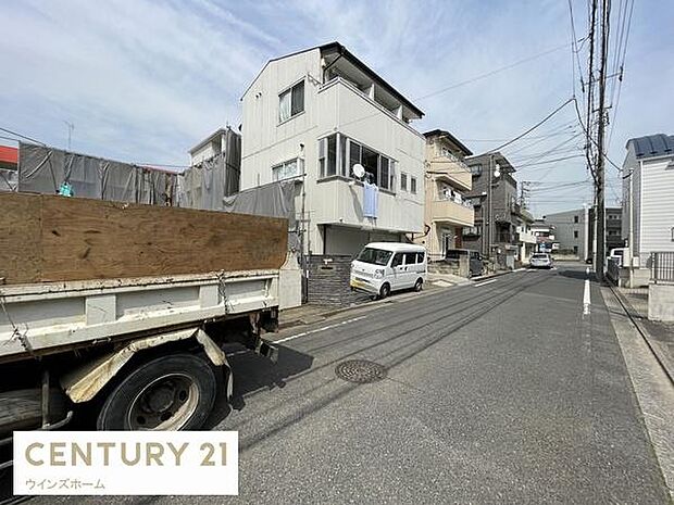 利便性が高く住環境も整ったエリアで、落ち着いた快適な暮らし!南側6n公道とゆったりしていて駐車もしやすいです。