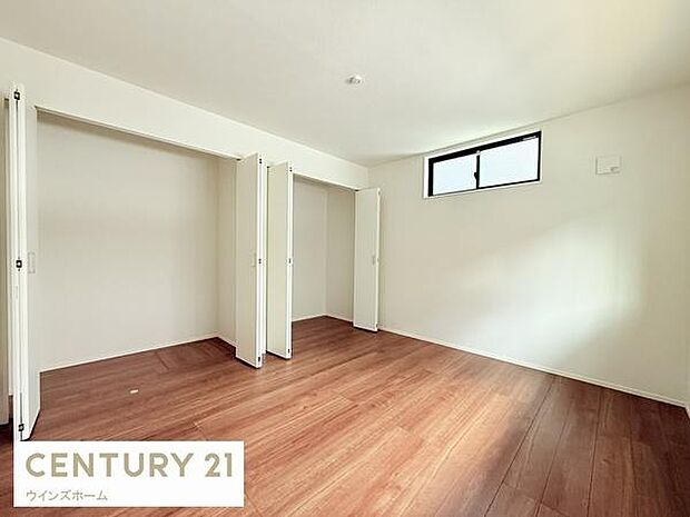 クローゼットを2カ所完備し、衣類や荷物もスッキリ収納できます。使い勝手の良い快適空間です!
