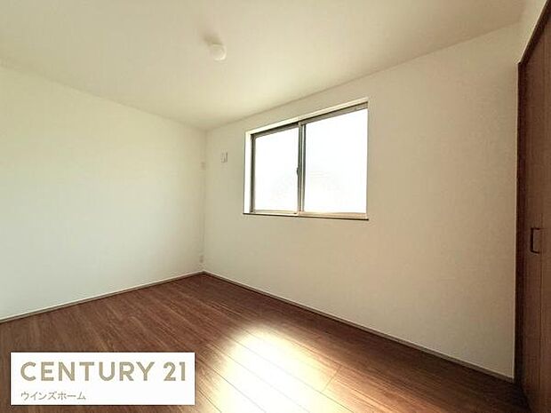 クローゼット付きのシンプルな洋室!