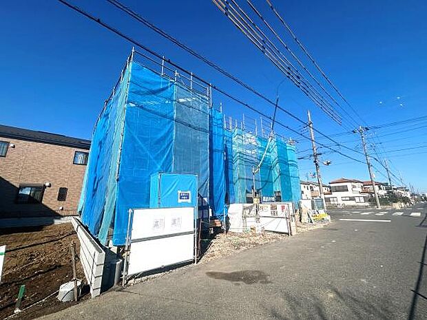 前面道路は南東5ｍ×北東側17.6ｍ！角地・陽当たりのよい立地です。