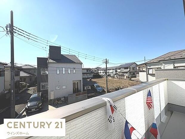 陽当たり良好なバルコニー。洗濯物もたっぷり干せて、毎日が快適です。