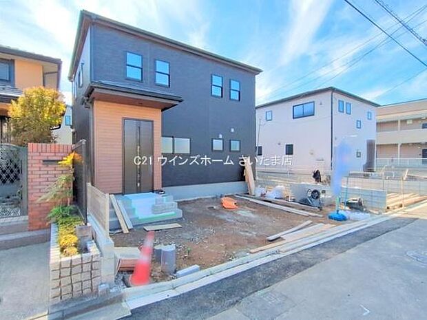 カースペース2台駐車可能で、お出かけや通勤時にも安心です!