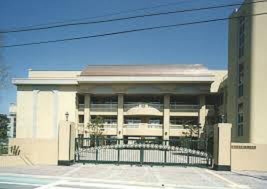 越谷市立越ケ谷小学校まで200m