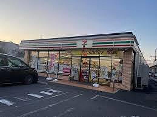 セブンイレブン越谷宮本町1丁目店まで320m