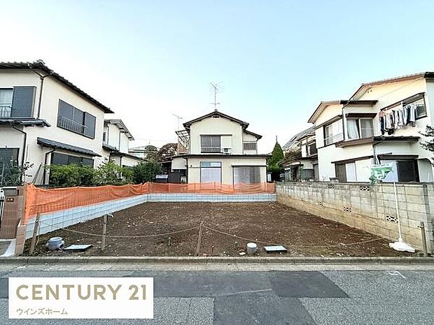 小中学校の間に位置した閑静な住宅街!お子様の通学も安心です!買物施設も近くにあり暮らしやすい環境です!