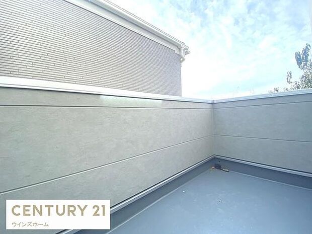 L字バルコニーは使い勝手があります！洗濯物もたくさん干せます！