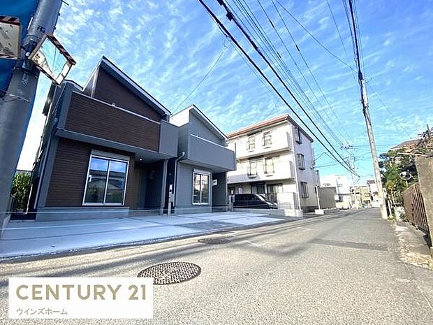 前面道路は南東幅員約4m道路。静かで落ち着いた住宅街です！