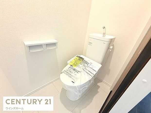 トイレは1・2階に設置され、シャワートイレが内蔵されているので使用後はスッキリ爽快!