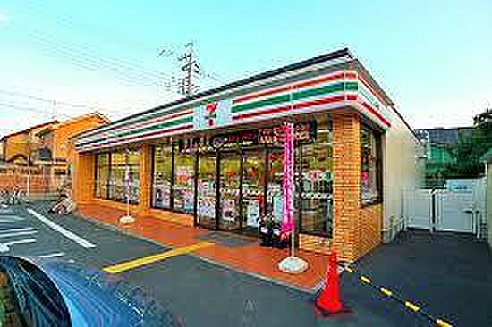 セブンイレブン戸田中町1丁目東店まで360m